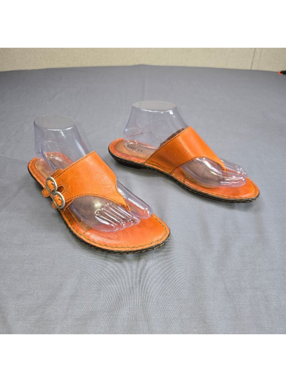 Born Womens 9 Sandals Orange Leather Buckle Strap Thong Casual Flip-Flops